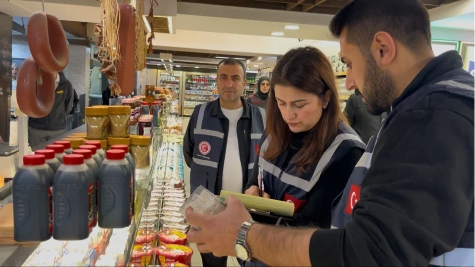 Ramazan �ncesi Bursa'da fahi� fiyat operasyonu