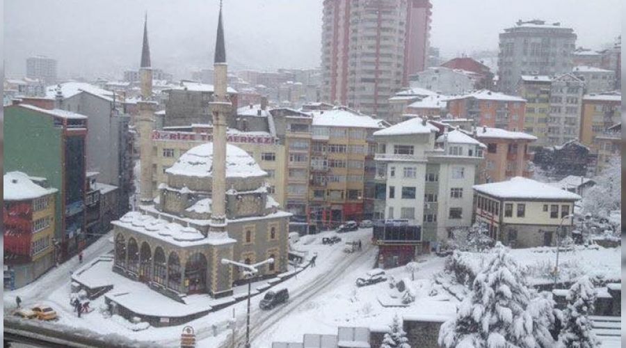 Rize'de eğitime kar engeli