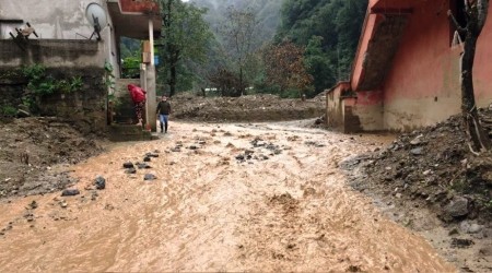Rize'de yağış sellere neden oldu