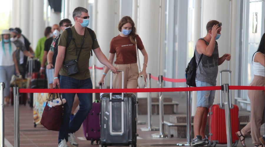 Ruslar akın akın Antalya'ya geliyor
