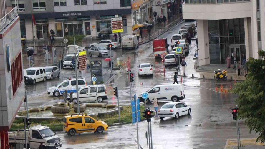 Samsun'da yar�m saatte 3 mevsim ya�and�