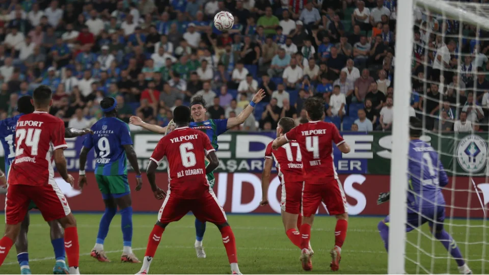 Samsunspor, deplasmanda Rizespor'u yendi