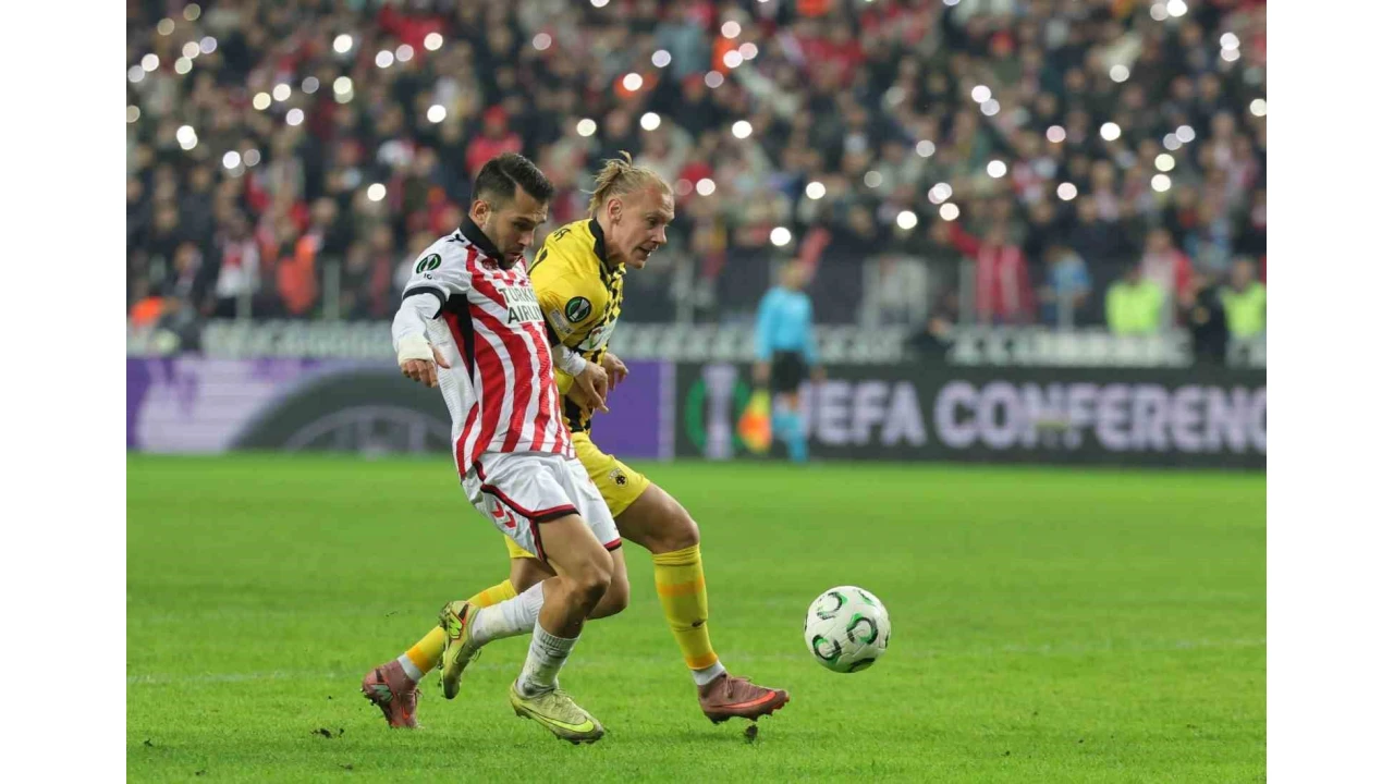 Samsunspor Konferans Liginde ilk yenilgisini Yunanistan'ın AEK Atina takıma karşı aldı