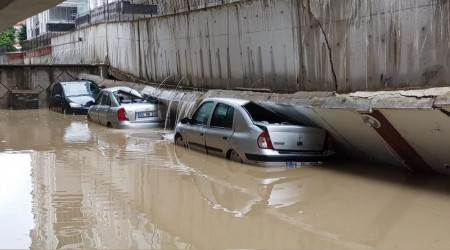 Samsun'u sağanak vurdu