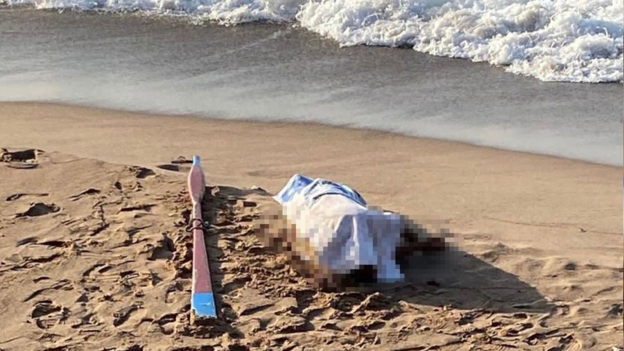 Sandalla denize a��ld�, cans�z bedeni k�y�ya vurdu