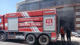 Şanlıurfa'da boya fabrikasında çıkan yangın kontrol altına alındı