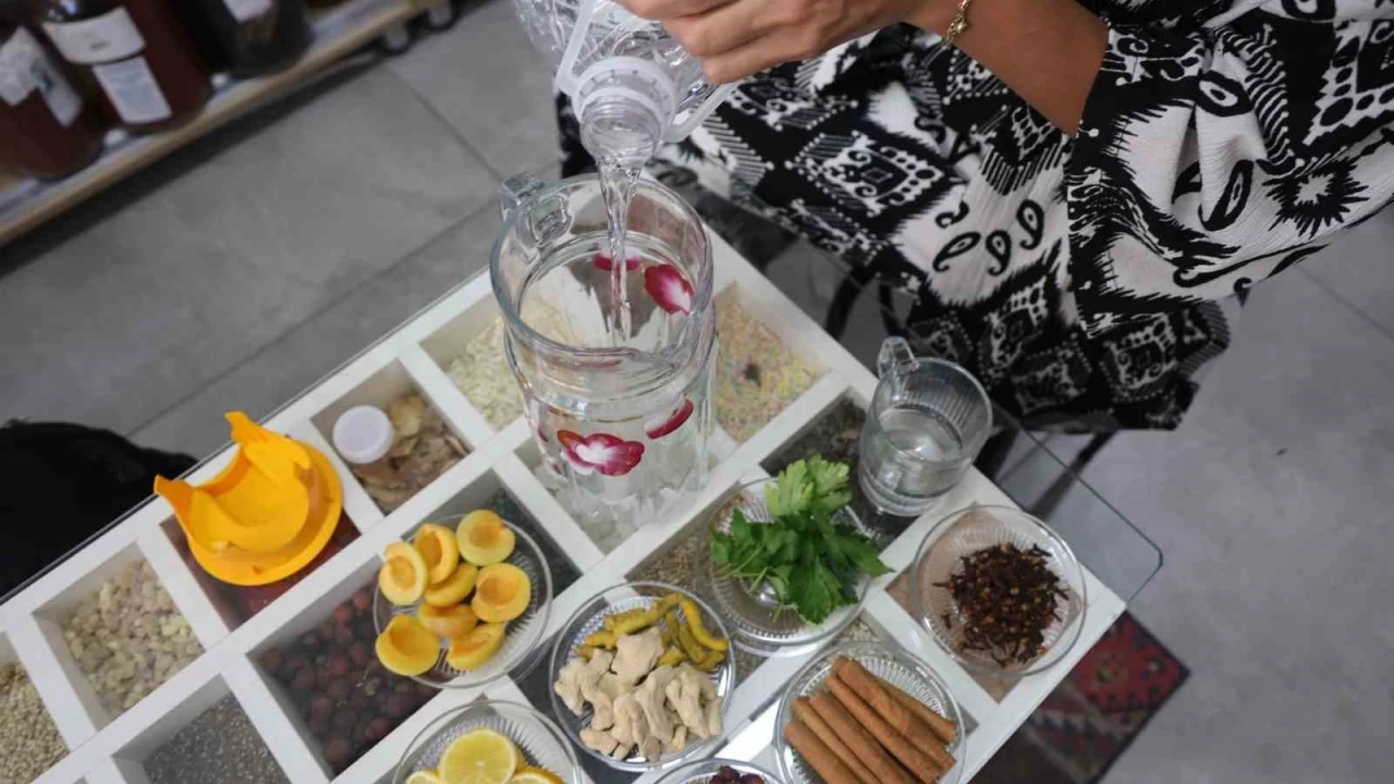 Saray şerbetleri yaz hararetini alıyor