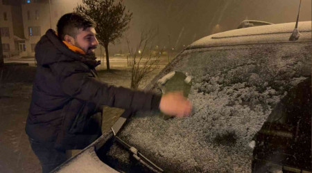Sarıkamış'ta kar etkili oluyor