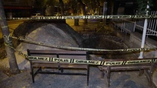 Şehrin göbeğinde belediye ekibi kılığında define aradılar