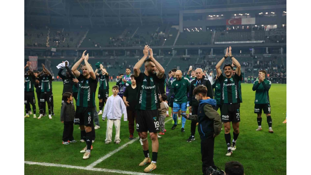 Serdar Dursun galibiyeti gbek atarak kutlad