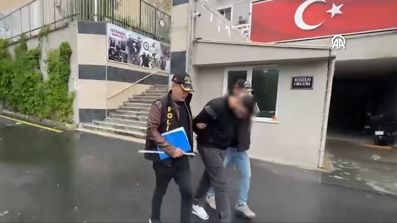 Silahlı kavgada yoldan geçen bir kişi vuruldu