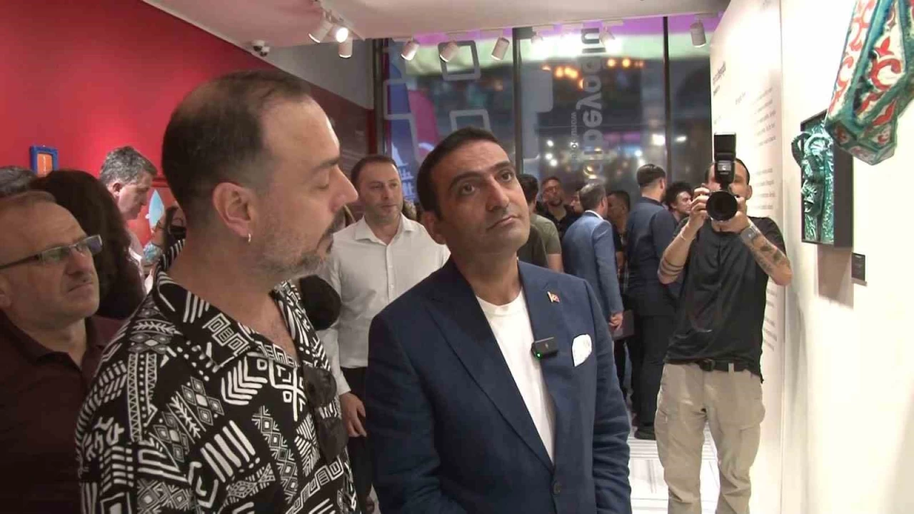 '�imdi Beyo�lu' sergisi �stiklal Sanat Galerisi'nde