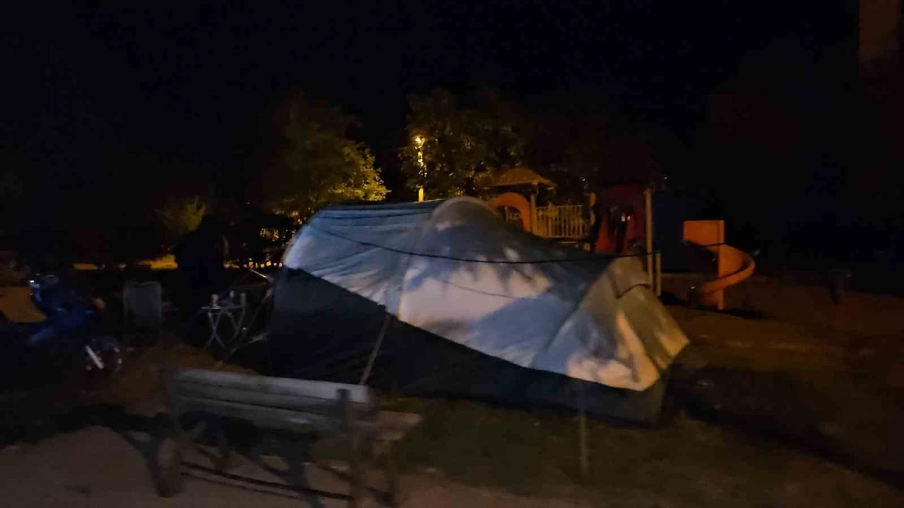 Sndrg'da vatandalar geceyi darda geirdi