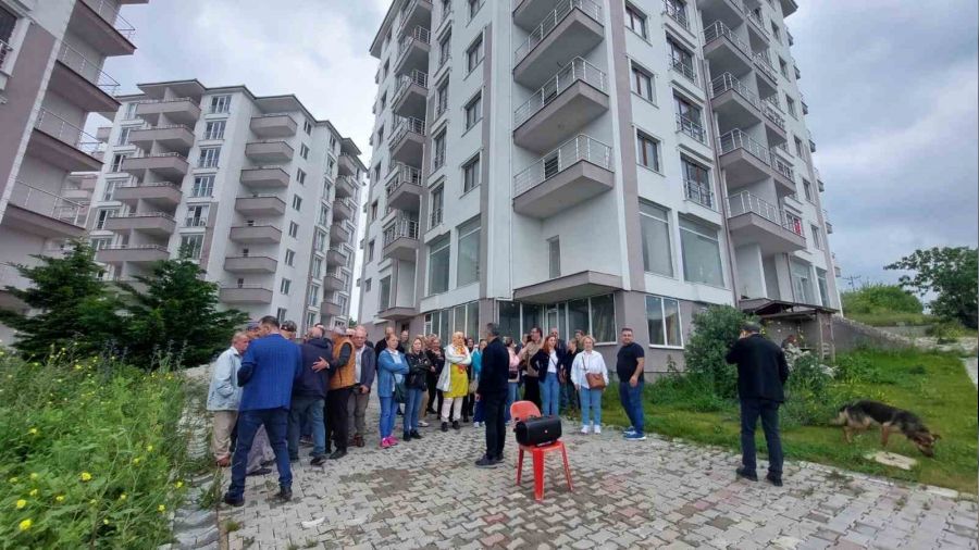 Site sakinleri ile firma yetkilileri aras�nda arbede