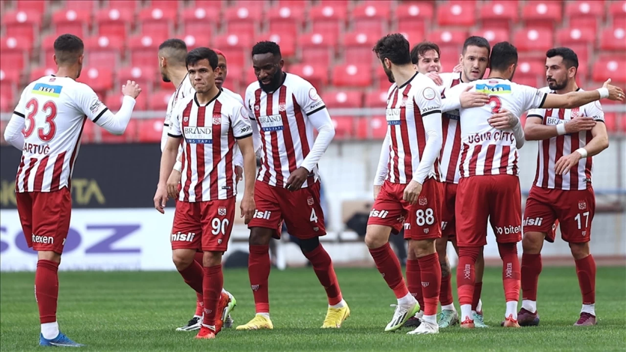 Sivasspor evinde başarılı