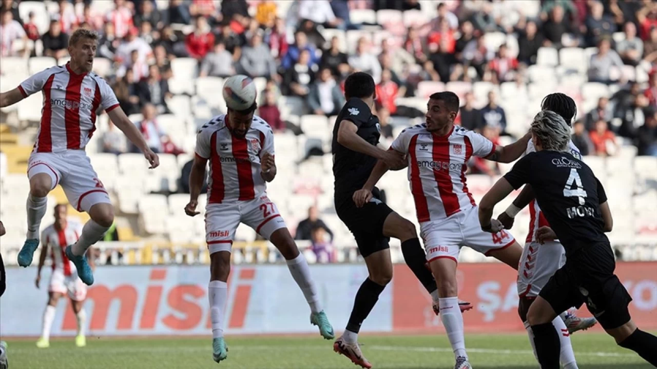 Sivasspor geriden gelerek kazandı