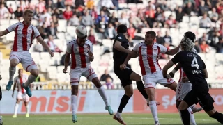Sivasspor geriden gelerek kazandı