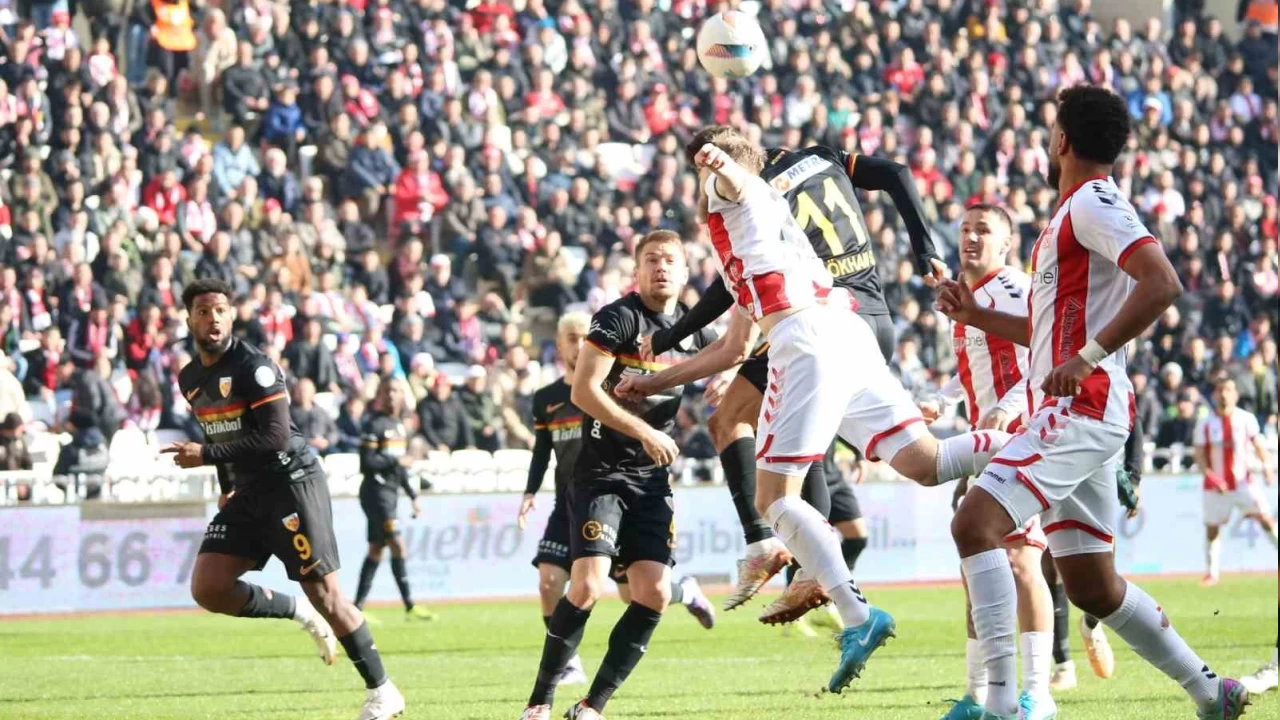 Sivasspor, Kayserispor'a gol olup ya�d�