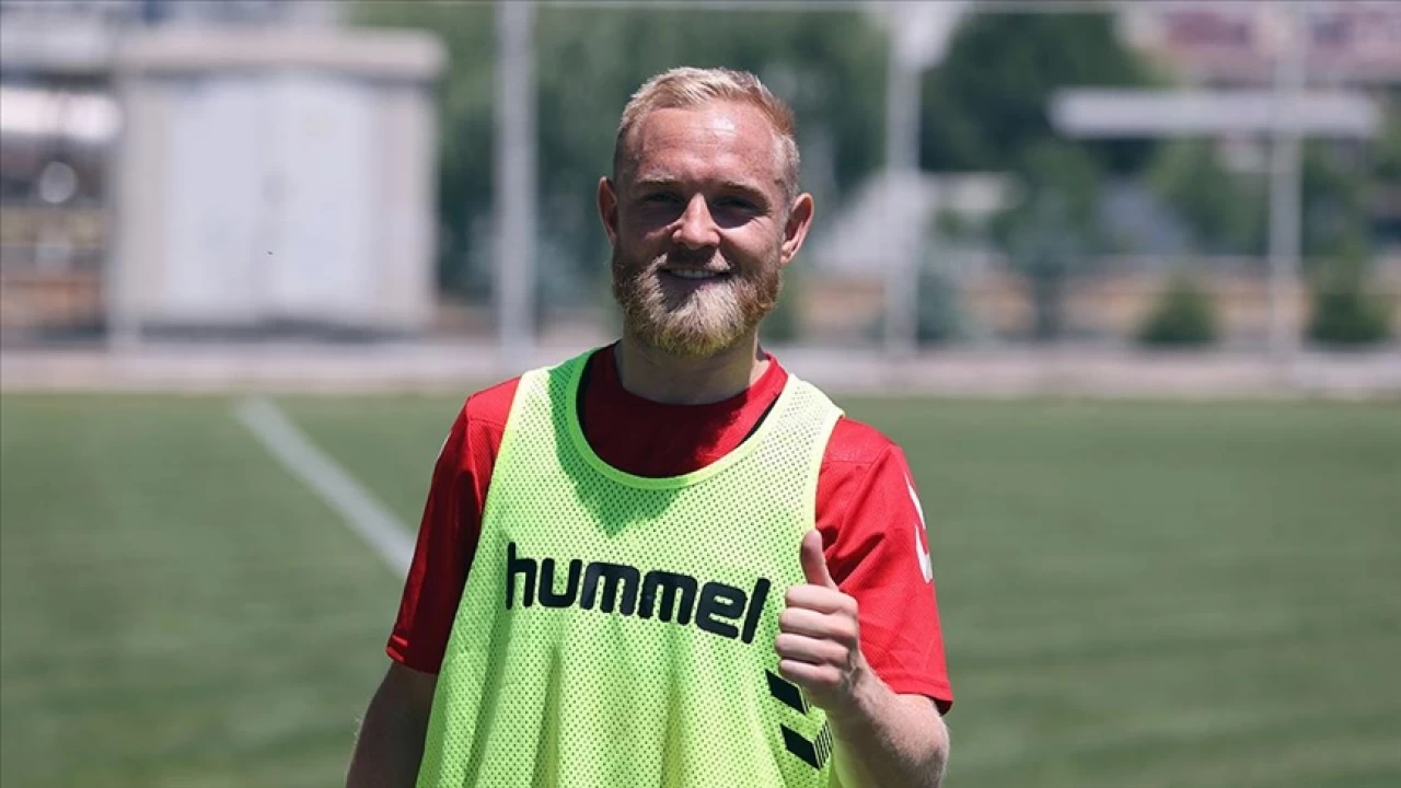 Sivasspor'un yeni transferi iddial�