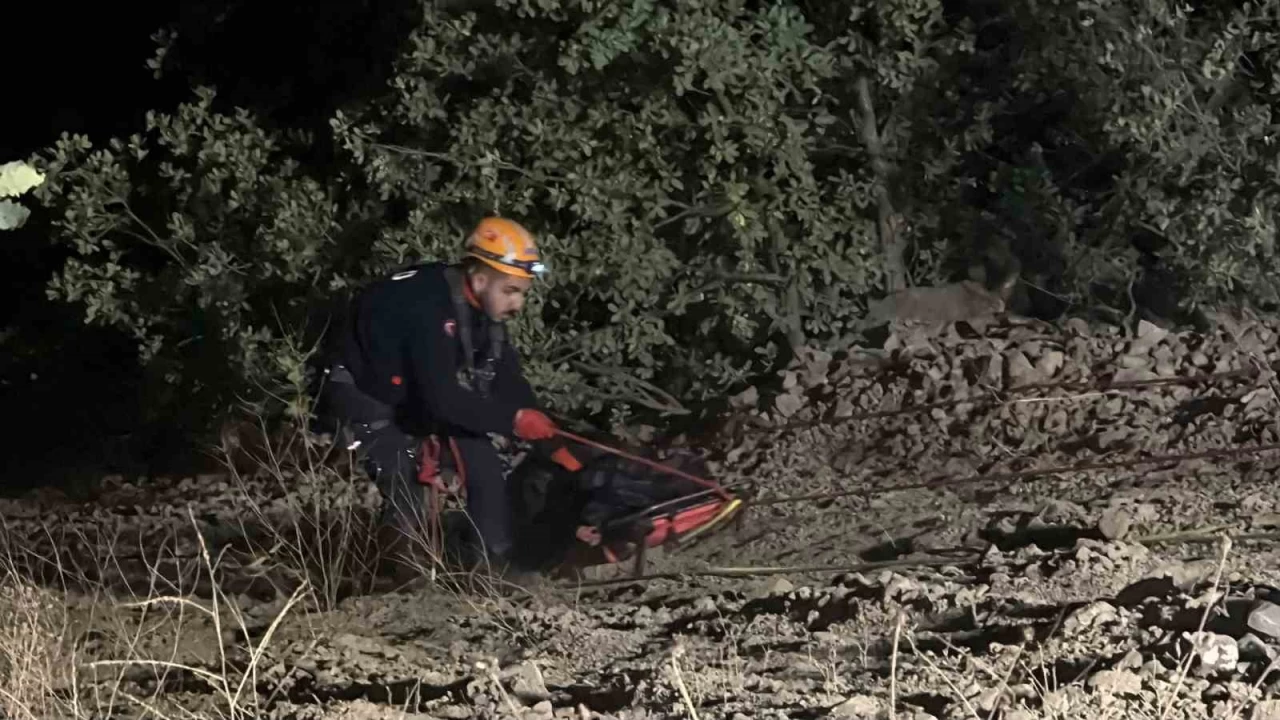 Sivas'ta feci kaza: kiinin cesetleri glkle kartld