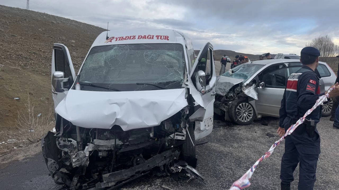 Sivas'ta katliam gibi kaza: 2 ölü