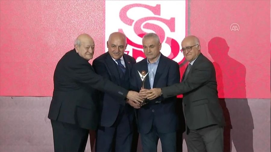 S�per Lig'de �d�ller verildi