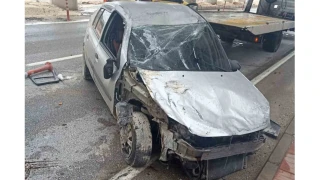 Takla atan otomobilin sürücüsü yaralandı