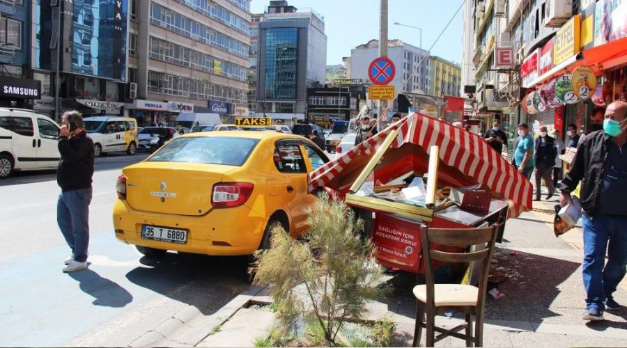 Taksi simit�i tezgah�na dald� 