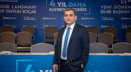 Tek adam yönetimine karşı aday oldu