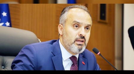 Tepkiler üzerine iştiraklerden istifa etti