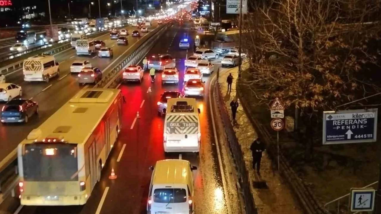 TIR arızası D-100 karayolunda trafiği durma noktasına getirdi