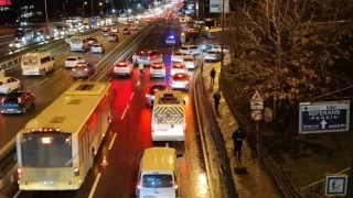 TIR arızası D-100 karayolunda trafiği durma noktasına getirdi