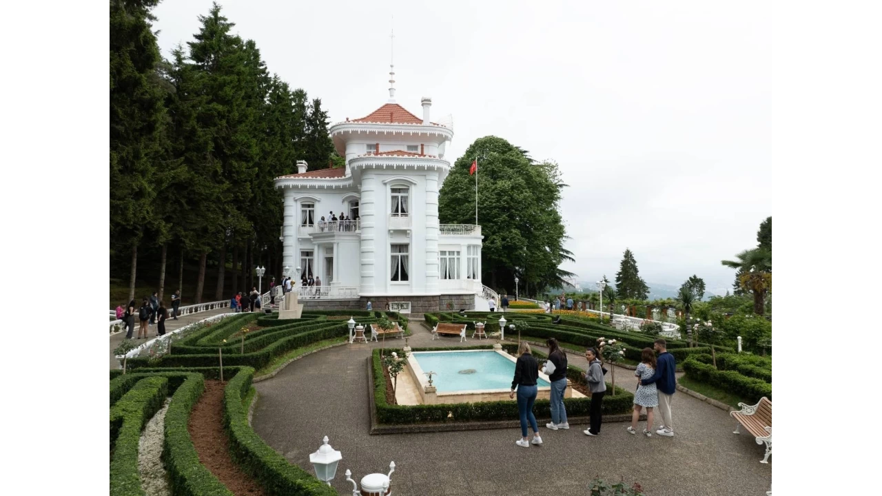 Trabzon'da Atatürk Köşkü'ne ziyaretçi akını