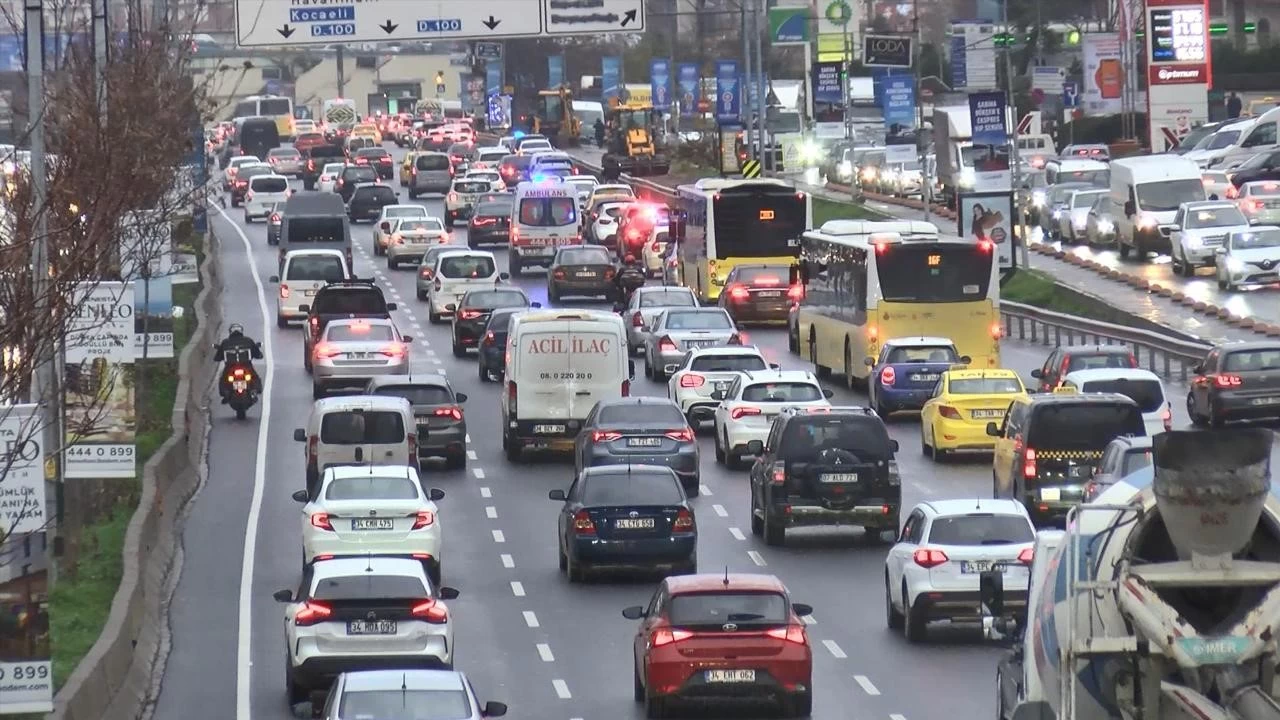 Trafiğe ocakta 165 bin 734 aracın kaydı yapıldı