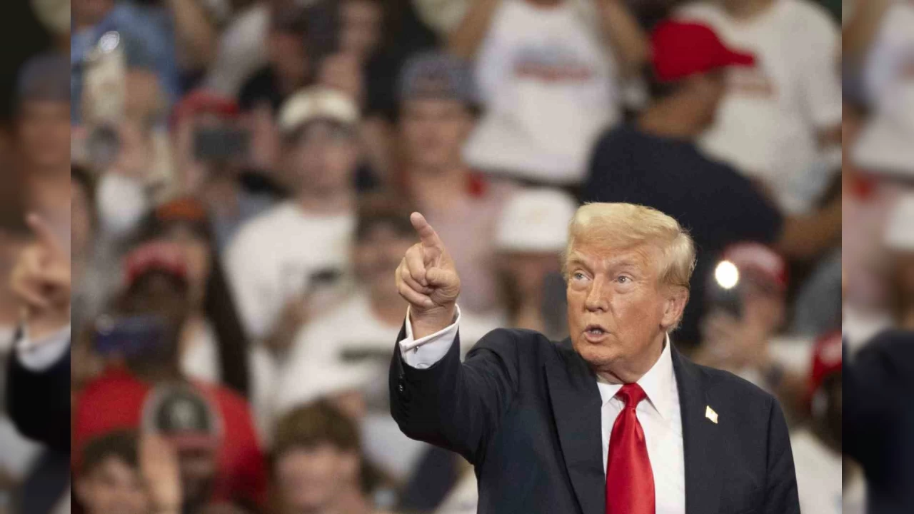 Trump'�n se�im ofisine h�rs�z girdi