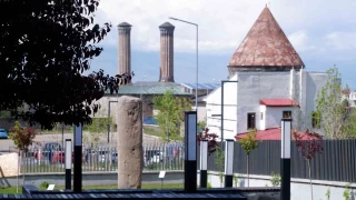 Türk tarihine ışık tutan dikili taşa yoğun ilgi