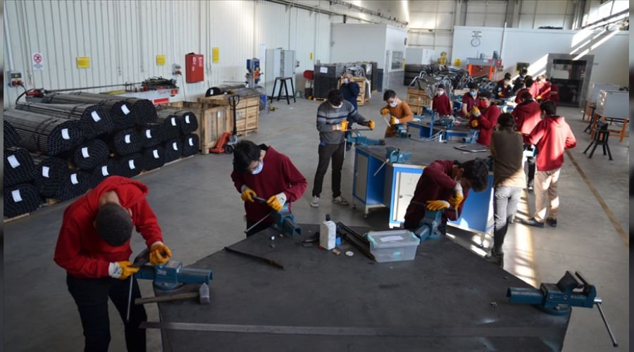 Türkiye birincisi Küçükçekmece Nahit Menteşe Mesleki ve Teknik Anadolu Lisesi
