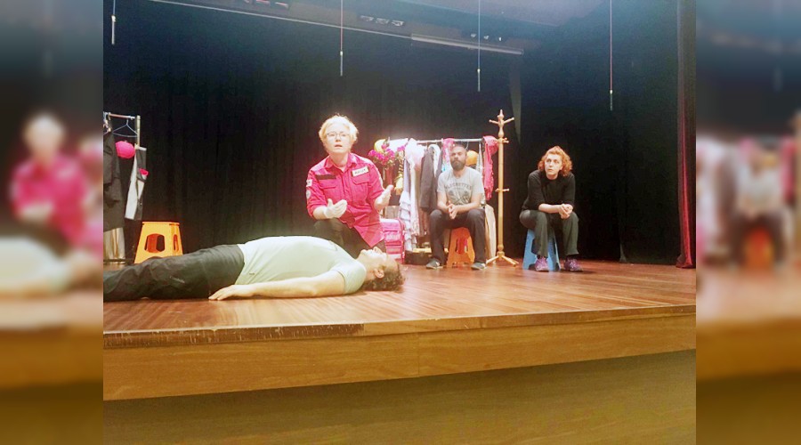 T�rkiye�de bir ilk: �lk yard�m tiyatrosu 