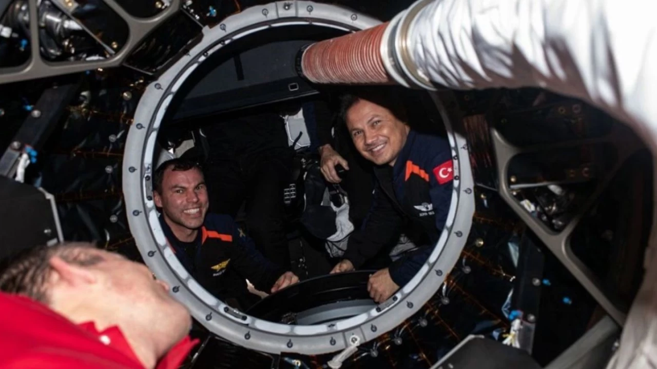 Trkiye'nin ilk astronotu Gezeravc kenetlenme sonras ekilen fotoraf paylat