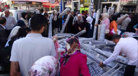 Van'da halı kampanyasında izdiham yaşandı