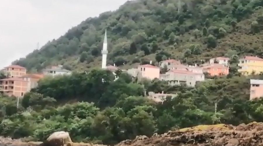 Vatandaşlara cami hoparlörlerinden anons yapılarak sel uyarısında bulunuldu