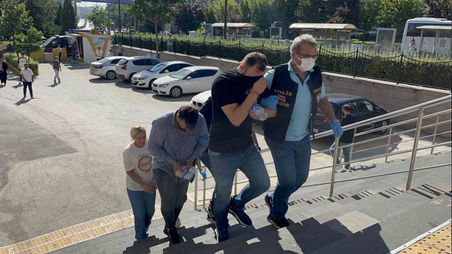 Vatanda�lar� sahte dekontla 700 bin lira doland�rm��lar