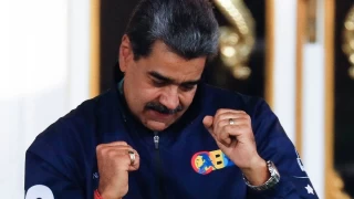 Venezuela Devlet Bakan Maduro, dans ederek ABD'ye "bar" arsnda bulundu