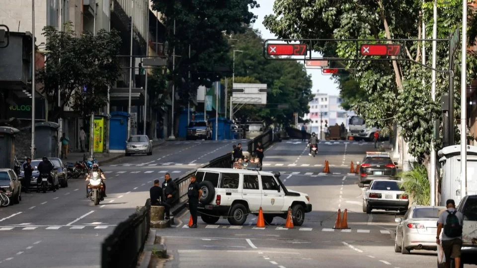 Venezuela'da ba�kanl�k saray� �evresinde silah sesleri duyuldu