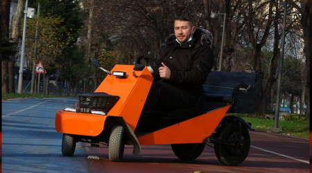 Yaptığı araç ile 2 TL ye 50km yol gidiyor