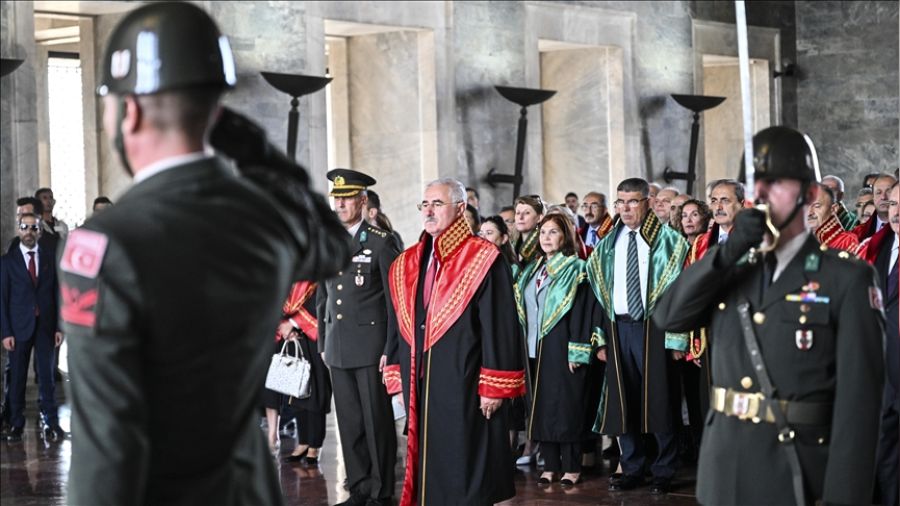 Yarg�tay �yelerinden An�tkabir'e ziyaret