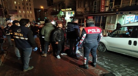 Yasağa uymayan iki derneğe baskın