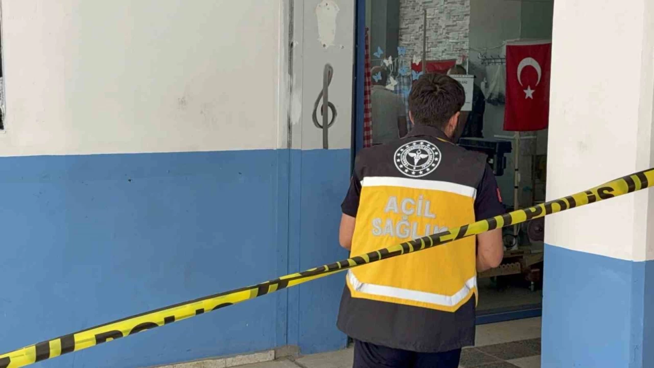 Yaşlı adam dükkanda ölü bulundu