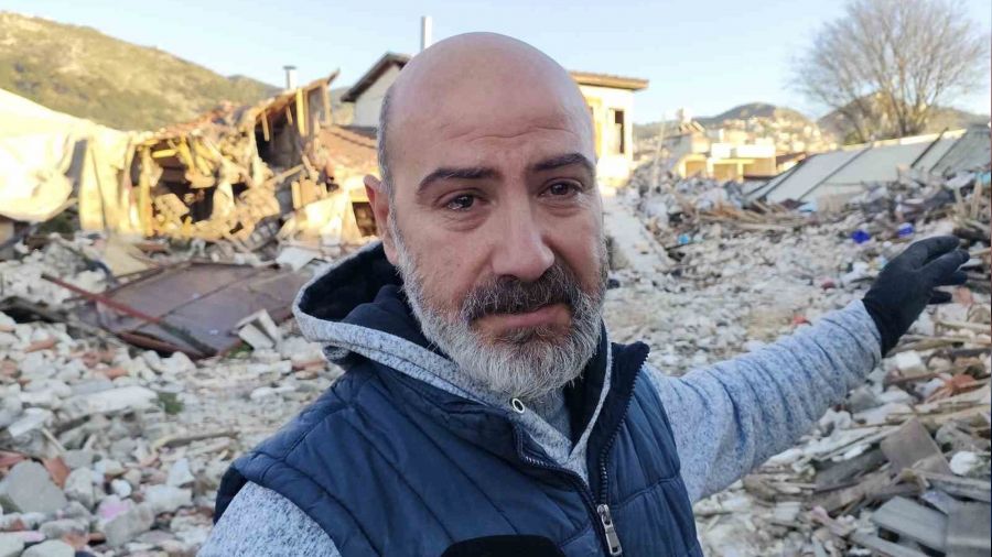 Yıkımı görünce gözyaşlarını tutamadı