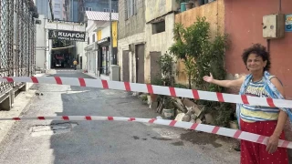 Yoldaki çökmeler evleri tehdit etmeye başladı